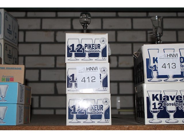 36 shotsglaasjes pikeur. - afbeelding 1 van  3