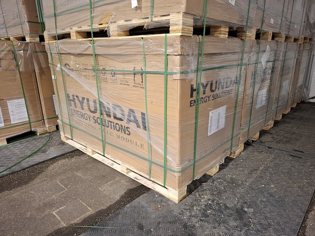 36x zonnepaneel hyundai, hie-s 440hg - afbeelding 1 van  6