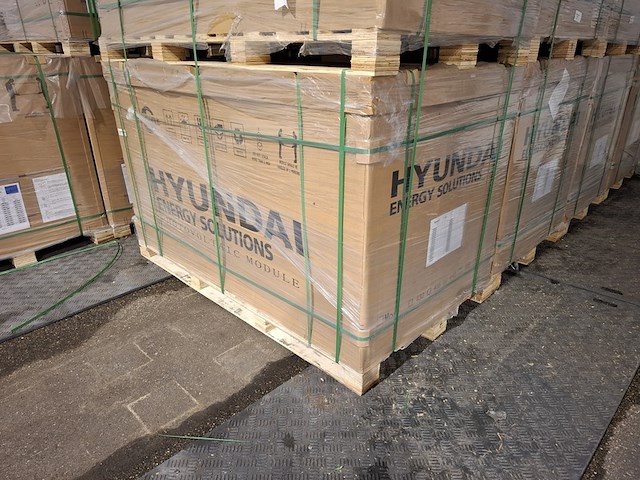 36x zonnepaneel hyundai, hie-s 440hg - afbeelding 1 van  6