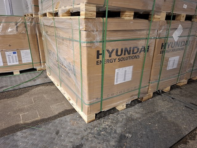 36x zonnepaneel hyundai, hie-s 440hg - afbeelding 1 van  5