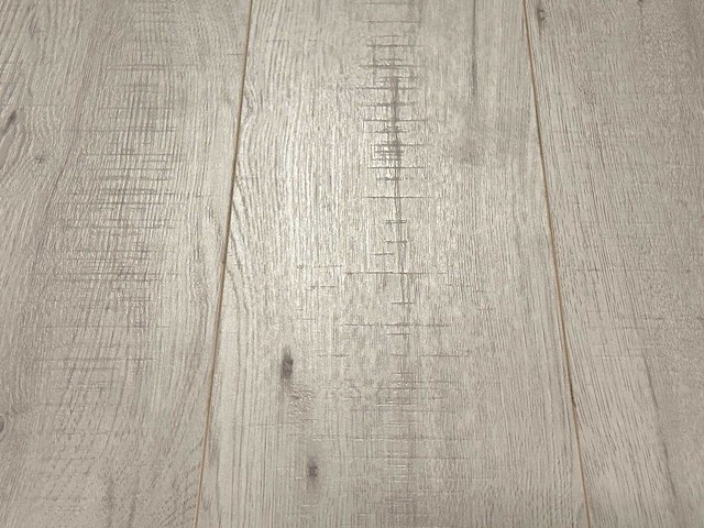 37 m2 laminaat plank - 1383 x 244 x 8 mm - afbeelding 1 van  3