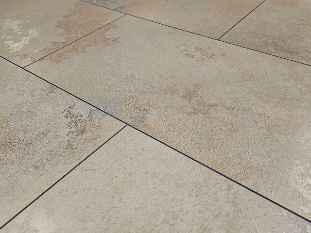 38 m2 laminaat plank - 1184 x 320 x 7,7 mm - afbeelding 1 van  3