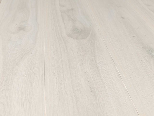 38 m2 laminaat plank - 1285 x 192 x 10 mm - afbeelding 1 van  4