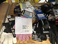 38x fietsonderdelen en accessoires w.o. handschoenen, achterzitje w.o. urban iki, bobike, bbb - afbeelding 7 van  14