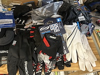 38x fietsonderdelen en accessoires w.o. handschoenen, achterzitje w.o. urban iki, bobike, bbb - afbeelding 8 van  14