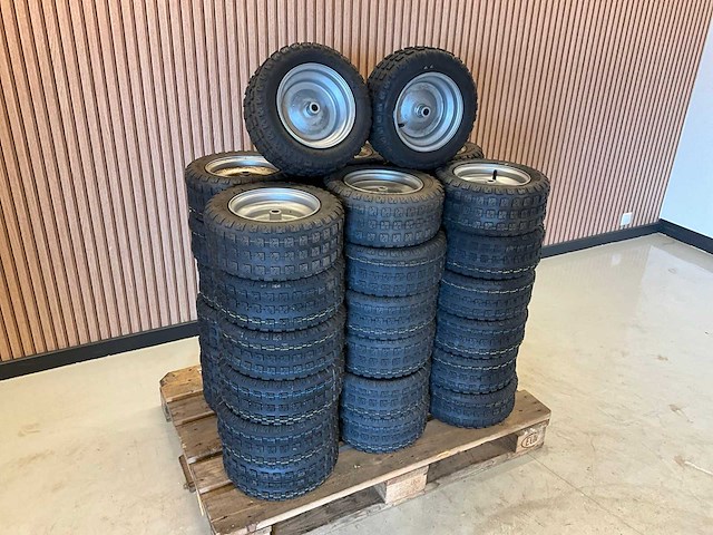 38x ongebruikt band met velg 160/50-8 - afbeelding 1 van  6