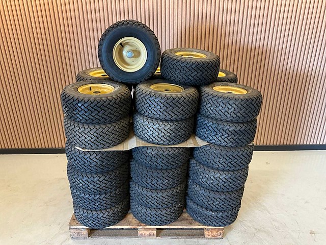 38x ongebruikt trelleborg band met velg 18x7.00-8 - afbeelding 2 van  9