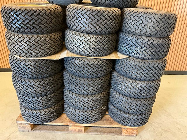 38x ongebruikt trelleborg band met velg 18x7.00-8 - afbeelding 5 van  9