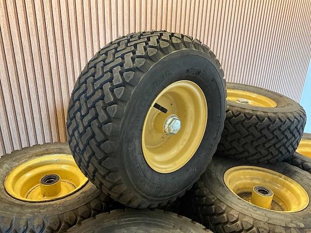 38x ongebruikt trelleborg band met velg 18x7.00-8 - afbeelding 6 van  9