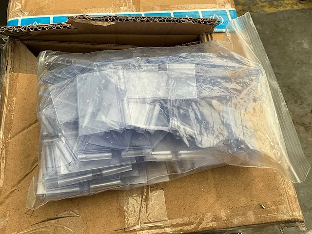 38x70 mm kunststof transparante label houders - afbeelding 1 van  2