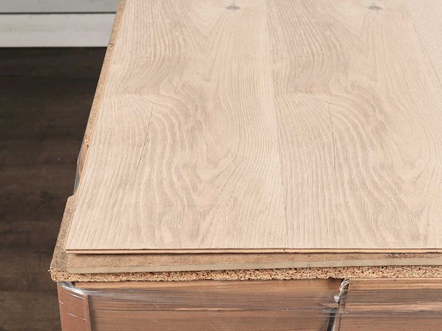 39 m2 laminaat plank - 1200 x 190 x 8 mm - afbeelding 1 van  1