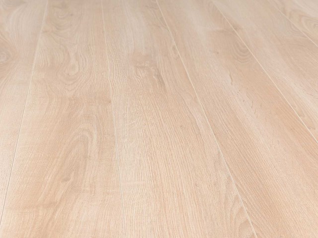 39 m2 laminaat plank - 1383 x 159 x 8 mm - afbeelding 1 van  4