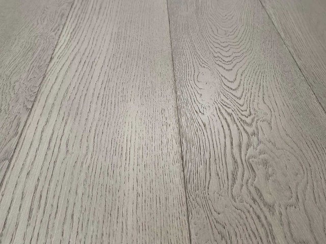 39 m2 parket eiken multiplank - 1250 x 190 x 10 mm - afbeelding 1 van  3