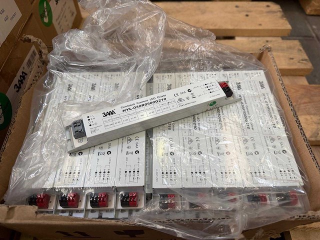 3aaa - hyl-030r0500g210 tp - led driver (120x) - afbeelding 1 van  5