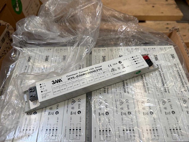 3aaa - hyl-030r0500g210 tp - led driver (120x) - afbeelding 3 van  5