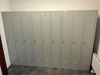 3deurs lockerkast (3x) - afbeelding 1 van  6