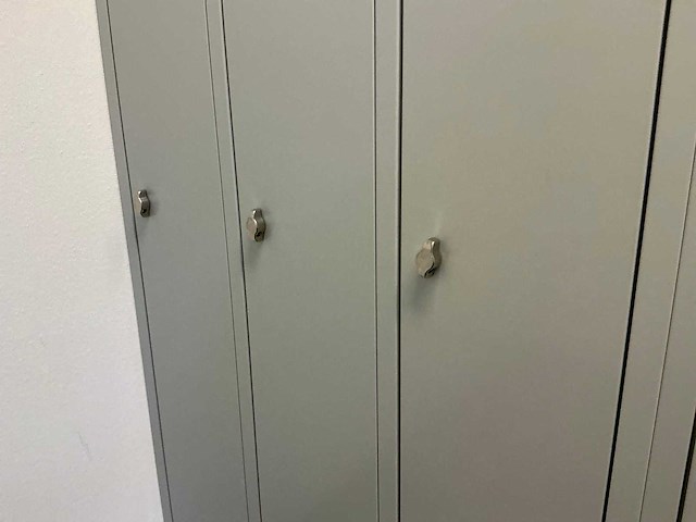 3deurs lockerkast (3x) - afbeelding 5 van  6