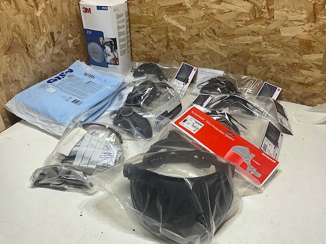 3m honeywell speedglas hoofdbanden, filters en beschermende kleding (16x) - afbeelding 1 van  10