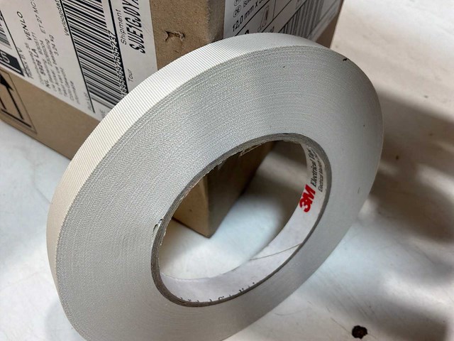 3m isolerende glasweefseltape 27, wit, 12 mm x 55 m x 0.18 mm (38x) - afbeelding 1 van  1