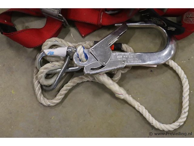 3m protecta valbeveiligingsharnas - afbeelding 2 van  5