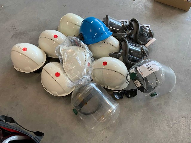 3m veiligheidshelmen, gelaatsbescherming en maskers - afbeelding 2 van  3