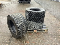 3x 445/45r19.5 band - afbeelding 3 van  9