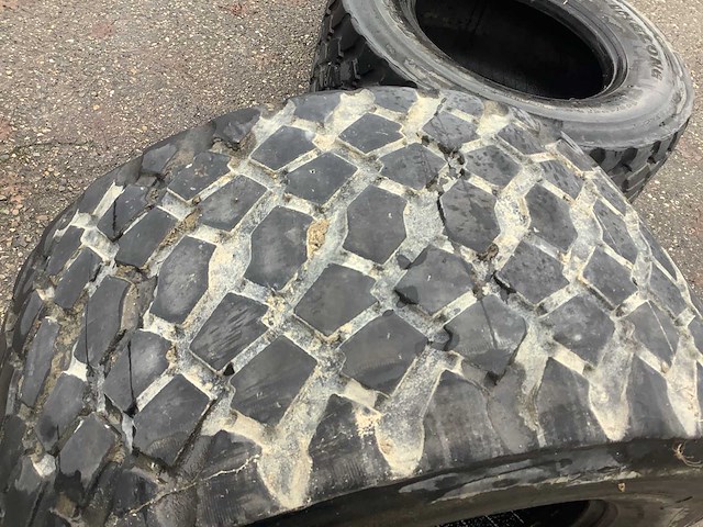 3x 445/45r19.5 band - afbeelding 8 van  9
