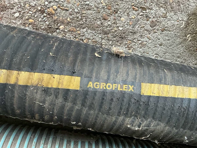 3x 6” mest-/waterslang – 2x rubber + 1x spiraalslang – snelkoppelingen – ca. 13 m - afbeelding 4 van  13