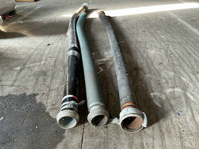 3x 6” mest-/waterslang – 2x rubber + 1x spiraalslang – snelkoppelingen – ca. 13 m - afbeelding 6 van  13