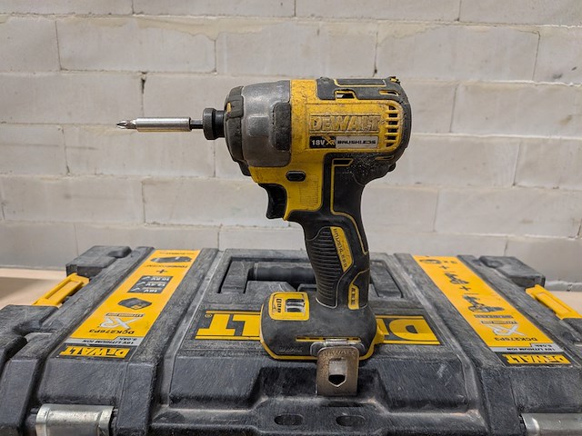 3x accu gereedschap, dewalt - afbeelding 3 van  19