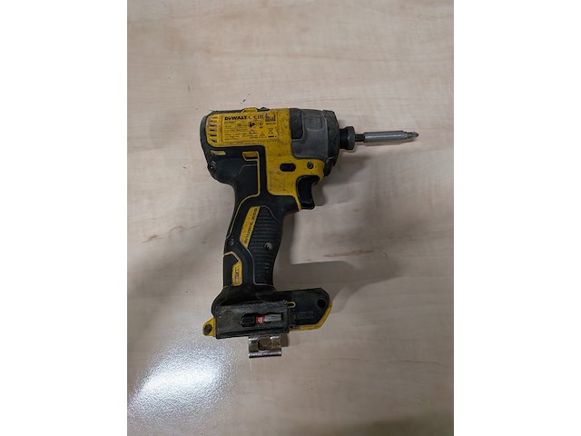 3x accu gereedschap, dewalt - afbeelding 4 van  19