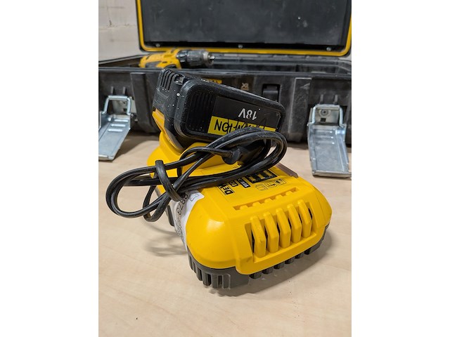 3x accu gereedschap, dewalt - afbeelding 7 van  19