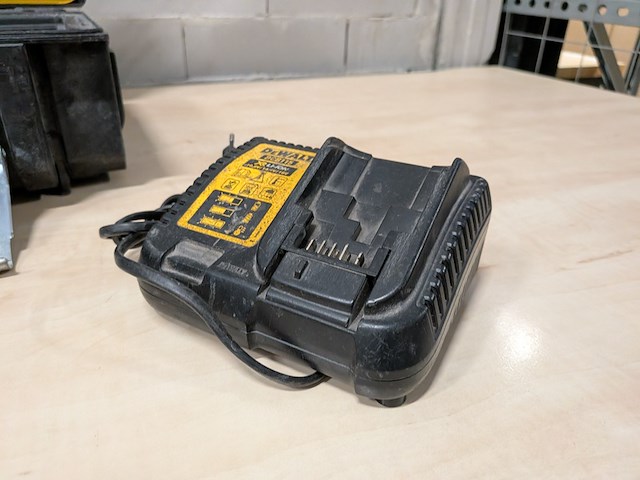 3x accu gereedschap, dewalt - afbeelding 9 van  19