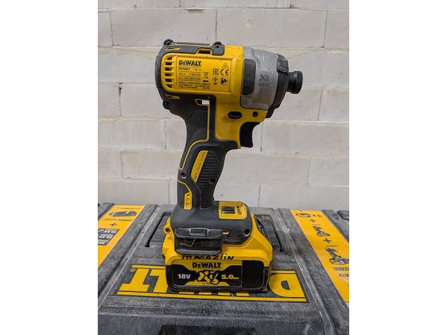 3x accu gereedschap, dewalt - afbeelding 17 van  19