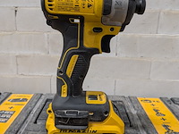 3x accu gereedschap, dewalt - afbeelding 17 van  19