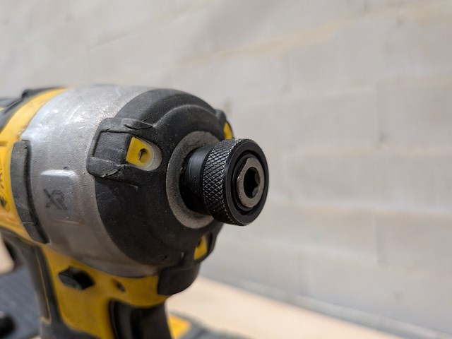 3x accu gereedschap, dewalt - afbeelding 18 van  19