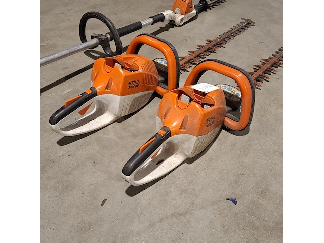 3x accu heggenschaar, stihl, hsa86 en hla65 - afbeelding 15 van  17