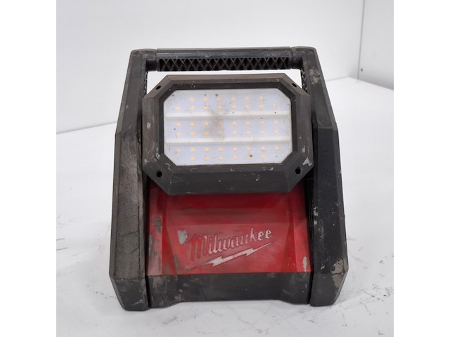 3x accu led werklamp milwaukee, m18 hoal - afbeelding 4 van  25