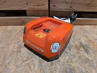 3x acculader, husqvarna, qc330 - afbeelding 2 van  8