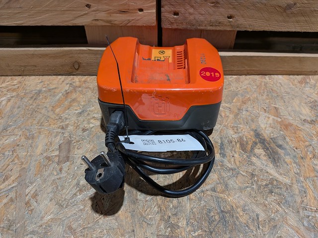 3x acculader, husqvarna, qc330 - afbeelding 3 van  8
