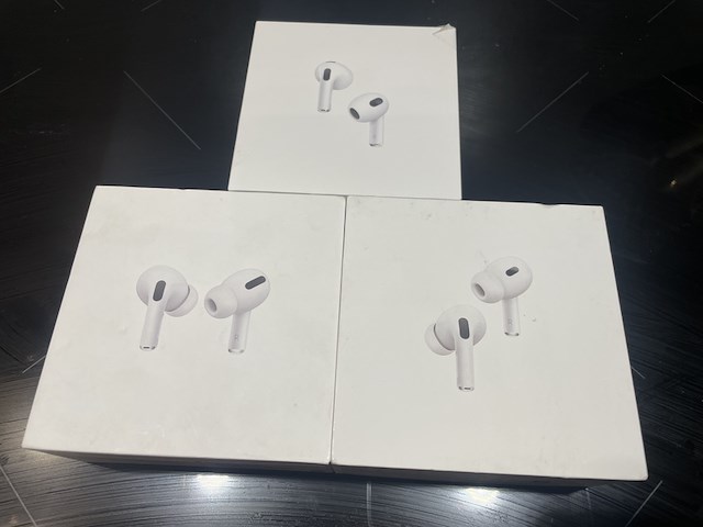 3x airpods, apple - afbeelding 1 van  6