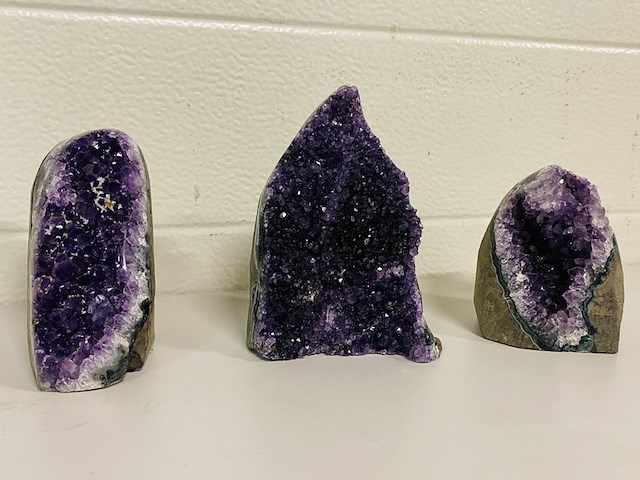 3x amethist staande druses uruguay, paars - afbeelding 1 van  4