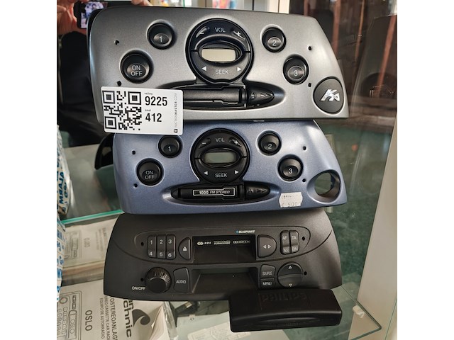3x autoradio's, blaupunkt, philips - afbeelding 1 van  1