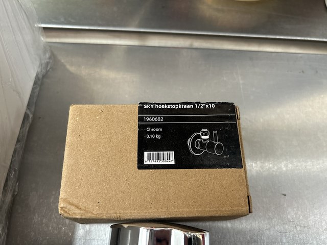 3x badkameraccessoires w.o. hoekstopkraan, wastafel - afbeelding 4 van  5