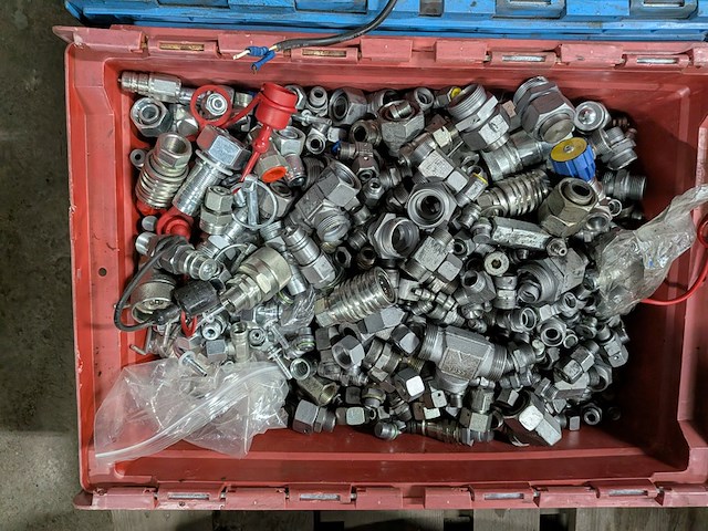 3x bak hydrauliek koppelingen en snelsluitingen - afbeelding 2 van  10