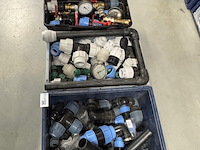 3x bak klemkoppelingen, afsluiters en meters, grijs - afbeelding 1 van  9