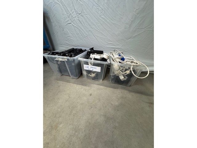 3x bak met stekkerdozen - afbeelding 5 van  5