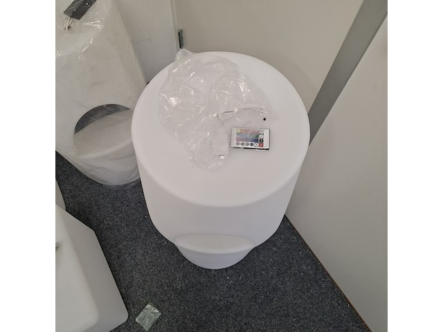 3x barkruk en kubus met led verlichting wit - afbeelding 4 van  9