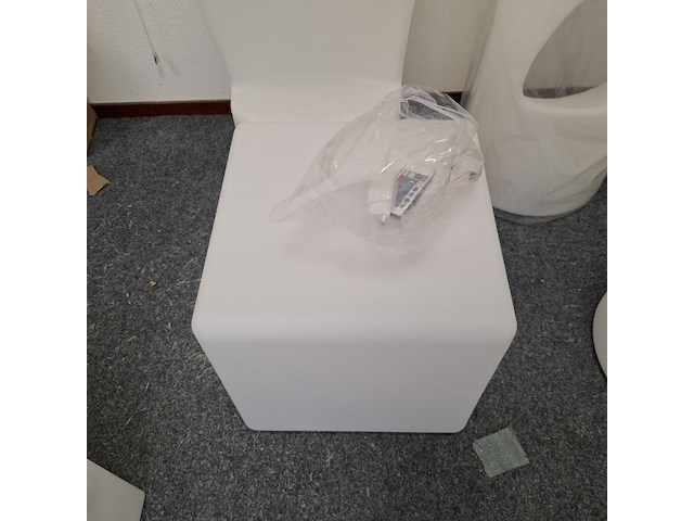 3x barkruk en kubus met led verlichting wit - afbeelding 8 van  9