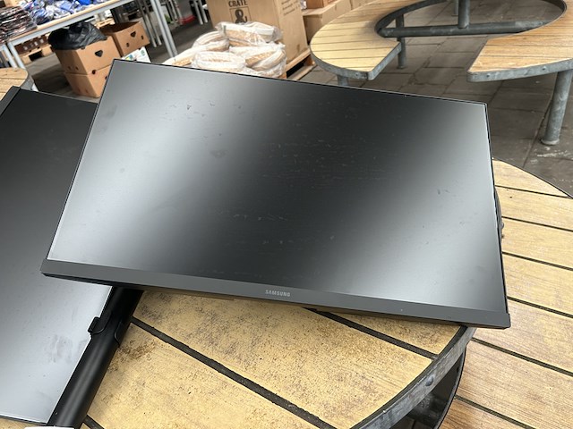3x beeldscherm, 1x monitorbeugel, samsung - afbeelding 4 van  5